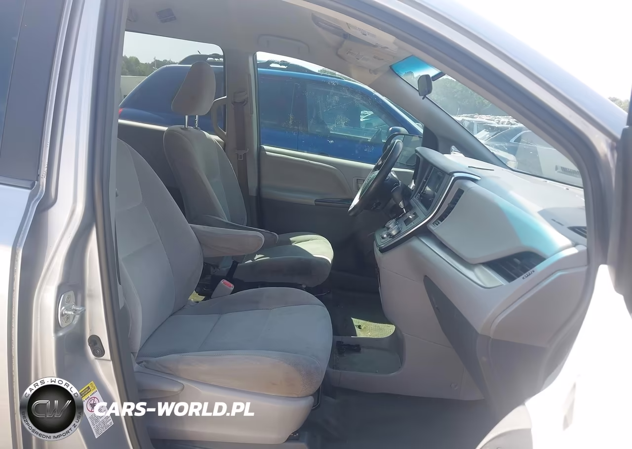 2015 Toyota Sienna L 7 Passenger VIN:5TDZK3DC7FS660579 - 5