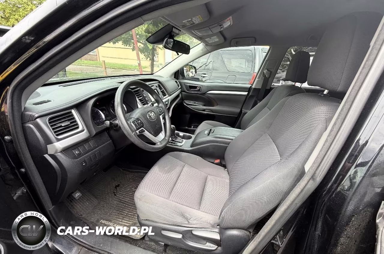 2018 Toyota Highlander Le VIN:5TDBZRFH1JS883847 - 5
