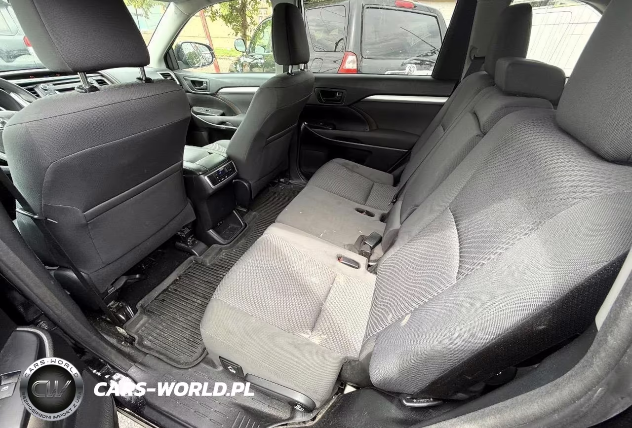 2018 Toyota Highlander Le VIN:5TDBZRFH1JS883847 - 8