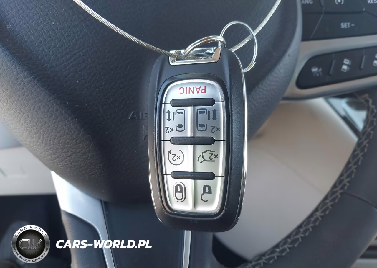 2022 Chrysler Pacifica Hybrid Touring L VIN:2C4RC1L73NR207511 - 11