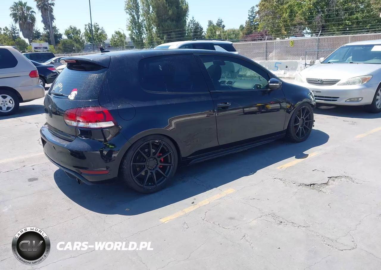 2010 Volkswagen Gti 2-Door VIN:WVWFV7AJ5AW408357 - 4
