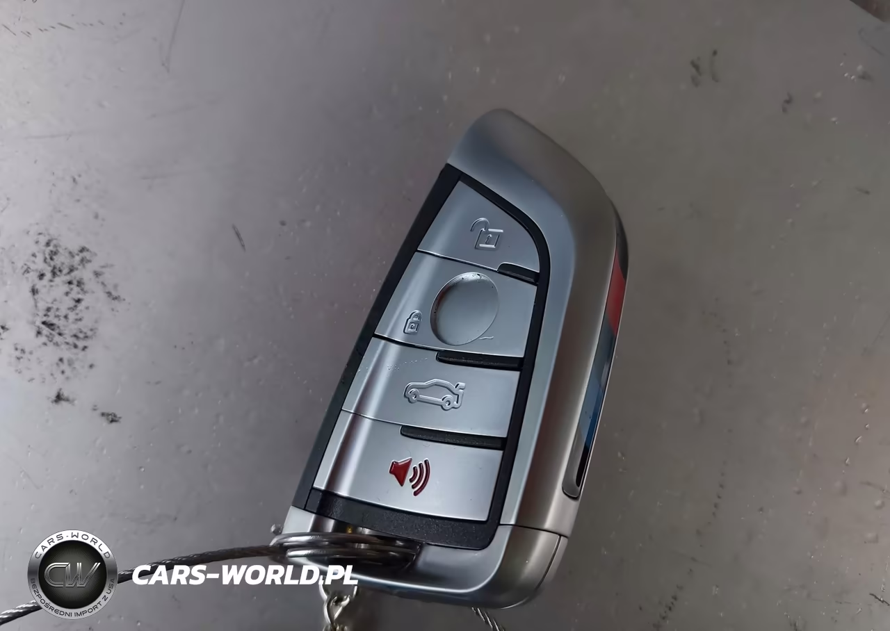 2018 BMW X1 xDrive28I VIN:WBXHT3C31J5K25147 - 11