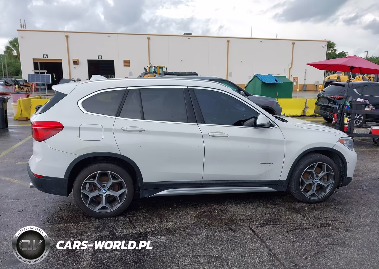 2018 BMW X1 xDrive28I VIN:WBXHT3C31J5K25147 - 13