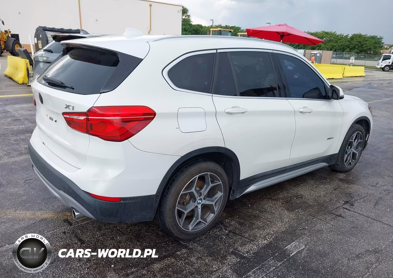2018 BMW X1 xDrive28I VIN:WBXHT3C31J5K25147 - 4