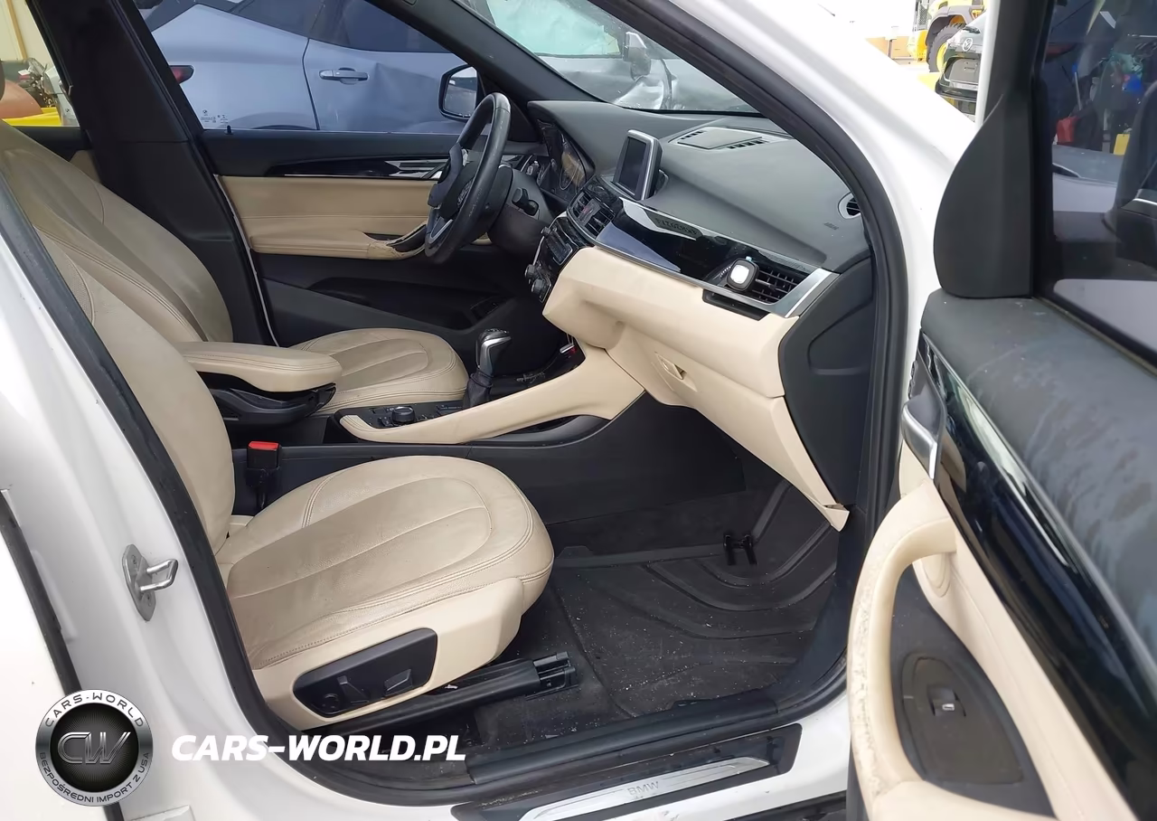 2018 BMW X1 xDrive28I VIN:WBXHT3C31J5K25147 - 5