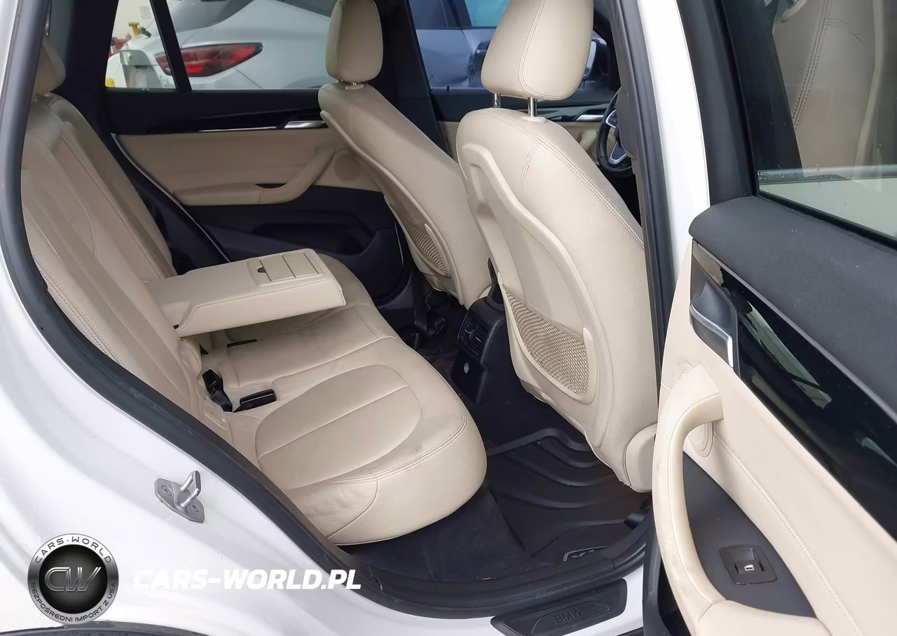 2018 BMW X1 xDrive28I VIN:WBXHT3C31J5K25147 - 8