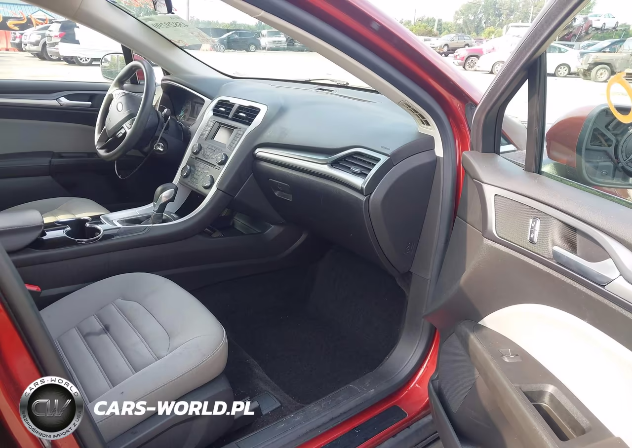 2014 Ford Fusion S VIN:3FA6P0G70ER293727 - 5