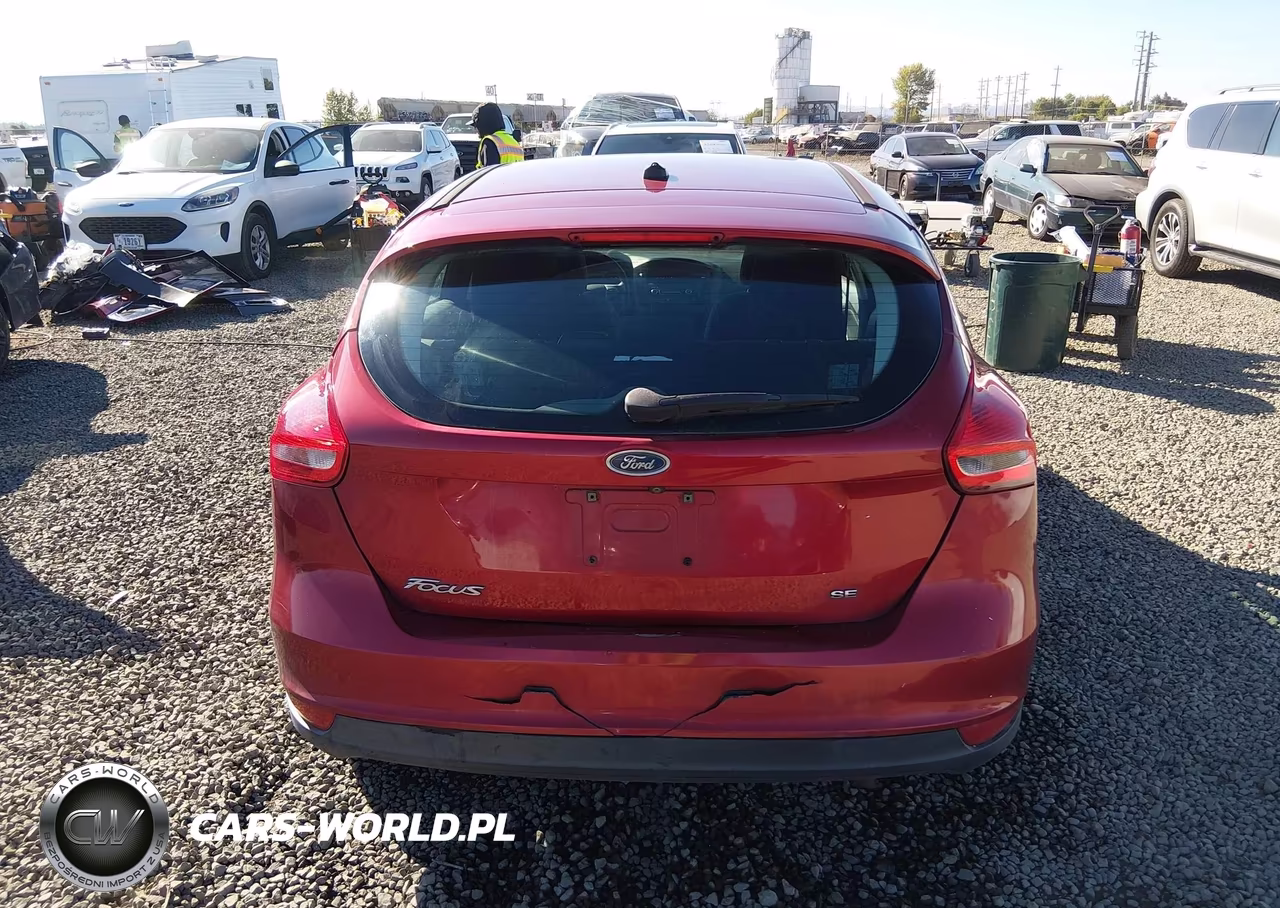 2015 Ford Focus Se VIN:1FADP3K2XFL256673 - 16