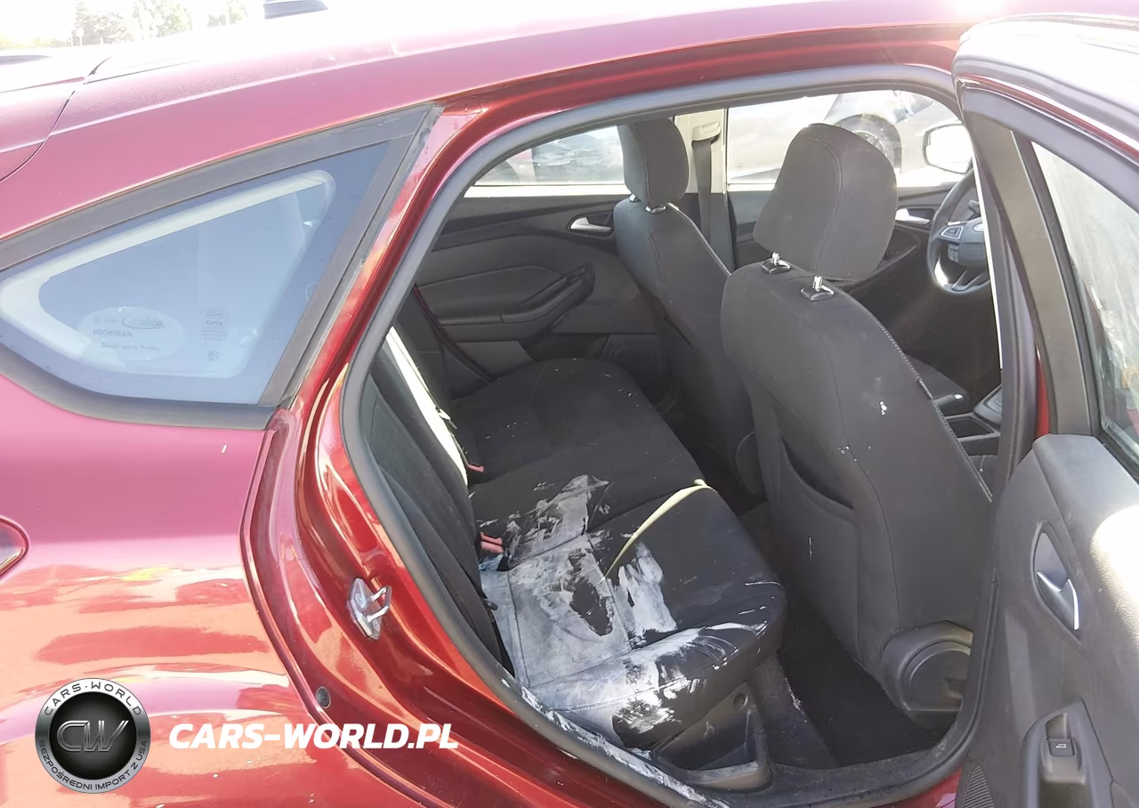 2015 Ford Focus Se VIN:1FADP3K2XFL256673 - 8
