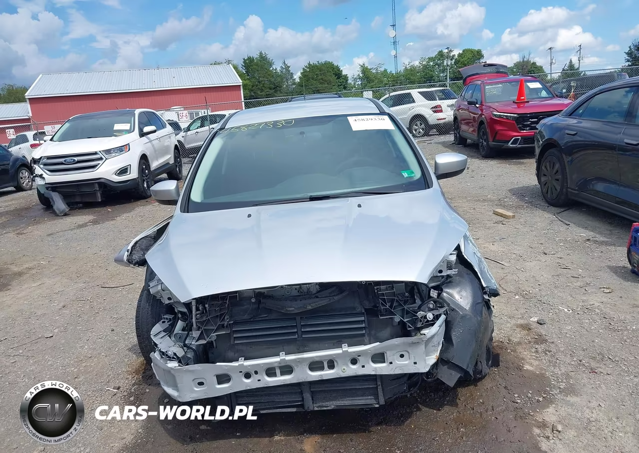 2018 Ford Focus Se VIN:1FADP3K26JL227499 - 13