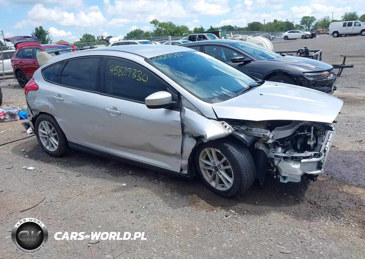 2018 Ford Focus Se VIN:1FADP3K26JL227499 - 14