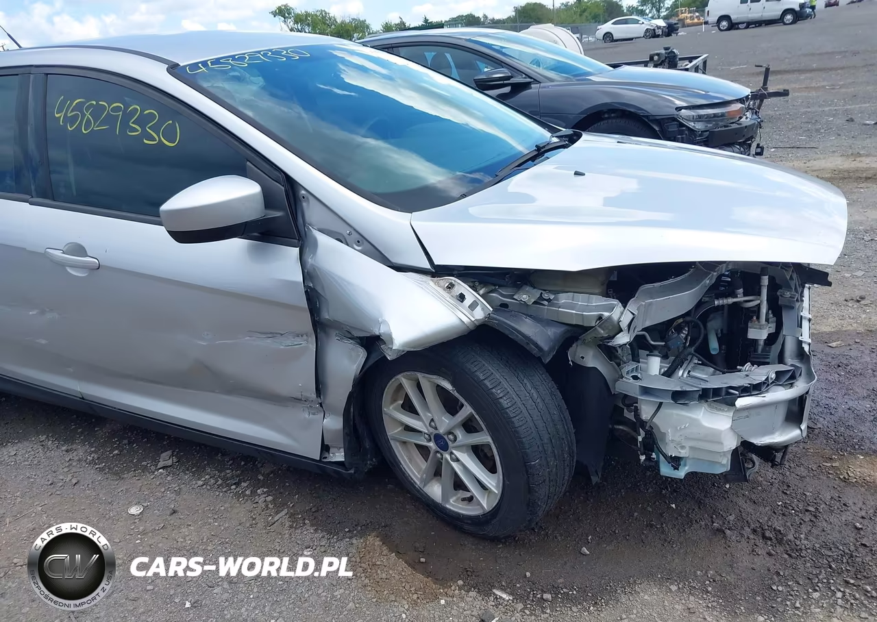 2018 Ford Focus Se VIN:1FADP3K26JL227499 - 19