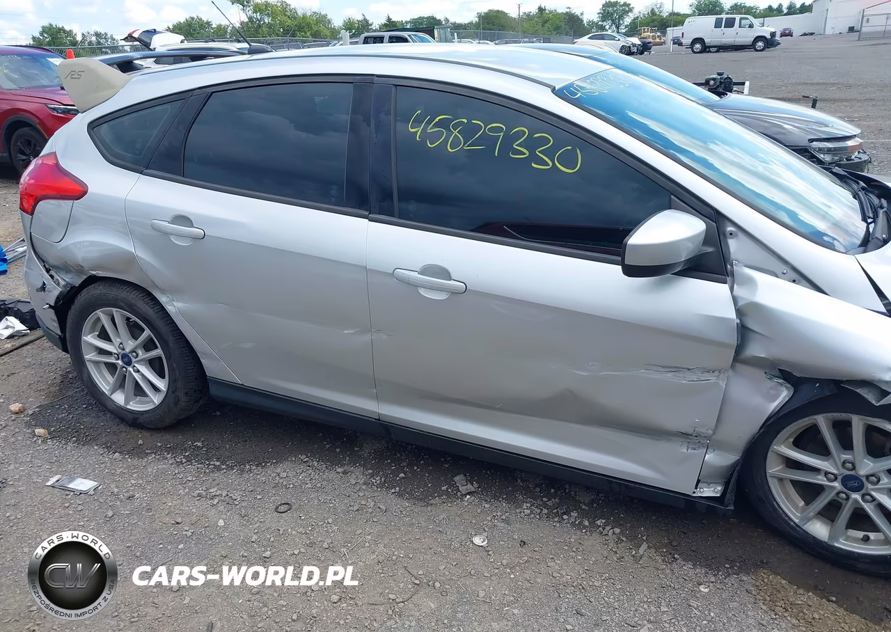 2018 Ford Focus Se VIN:1FADP3K26JL227499 - 20