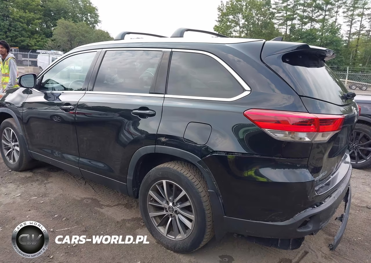 2019 Toyota Highlander Xle VIN:5TDJZRFH8KS613026 - 3