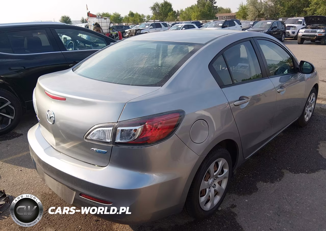 2013 Mazda Mazda3 I Sport VIN:JM1BL1U75D1811287 - 4