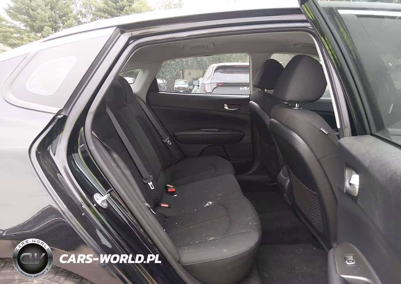 2019 Kia Optima Lx VIN:5XXGT4L3XKG282328 - 8
