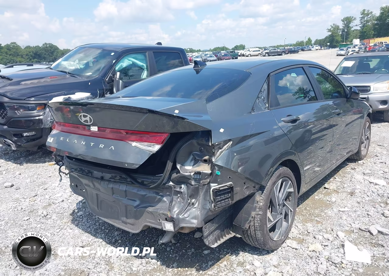 2025 Hyundai Elantra Sel Sport VIN:KMHLM4DG9SU870093 - 4