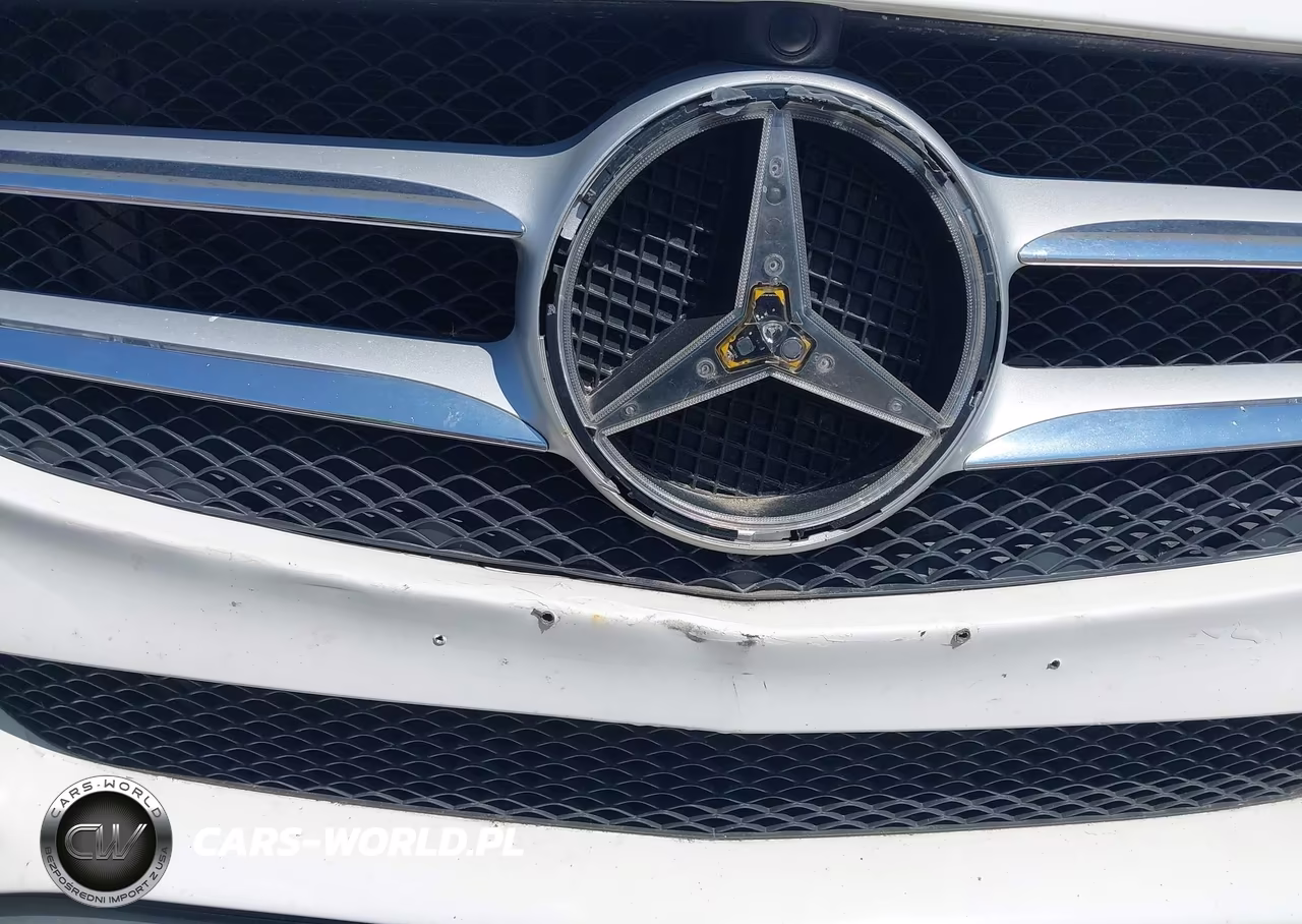 2017 Mercedes-Benz C 300 4Matic VIN:55SWF4KB2HU224039 - 6