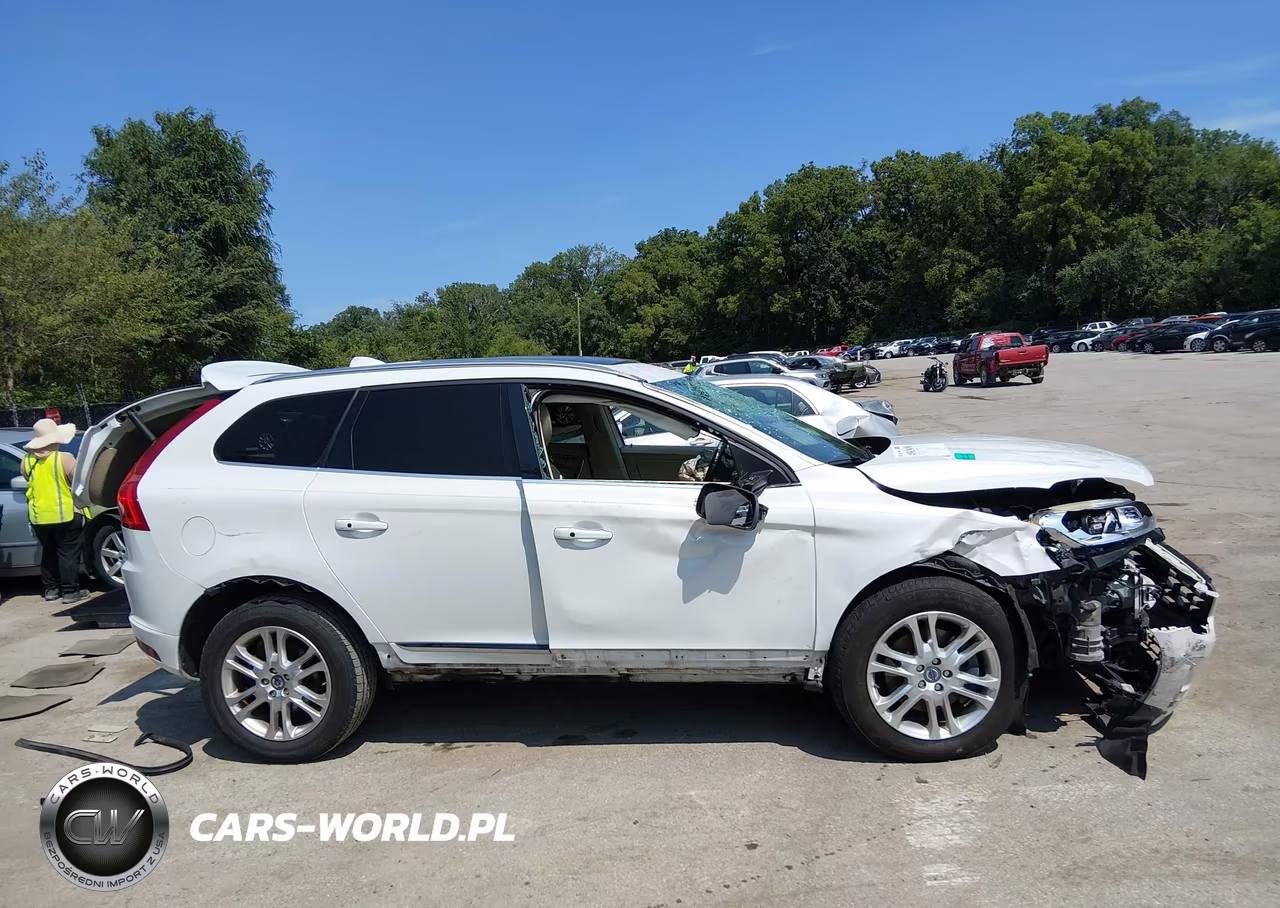 2015 Volvo Xc60 T5 Premier Plus VIN:YV440MDC3F2577869 - 14