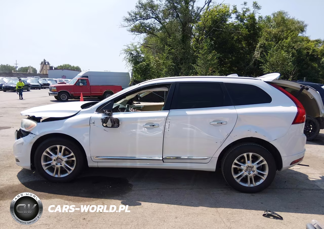 2015 Volvo Xc60 T5 Premier Plus VIN:YV440MDC3F2577869 - 15