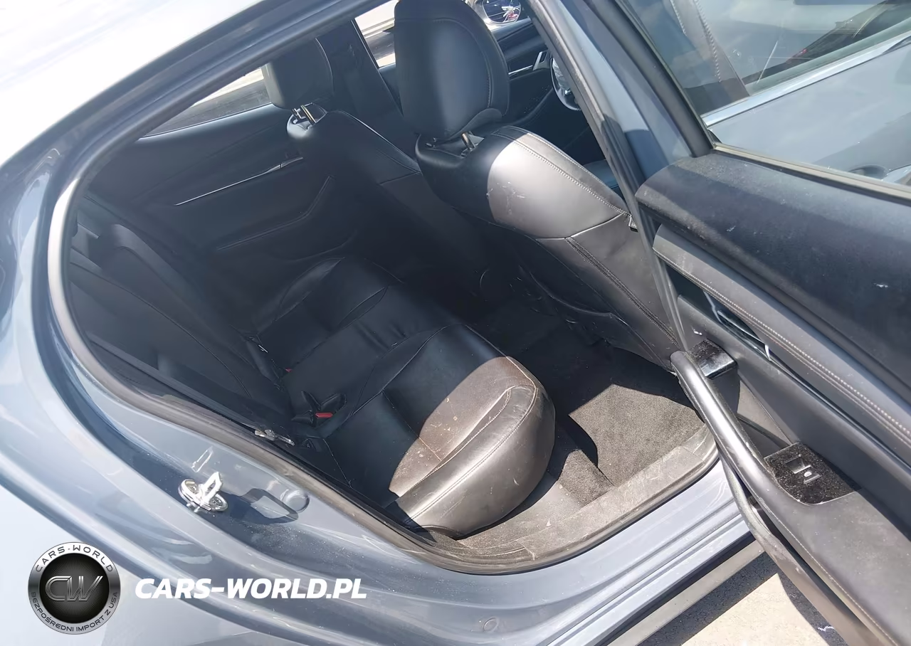2020 Mazda Mazda3 Premium Package VIN:JM1BPANM1L1164538 - 8
