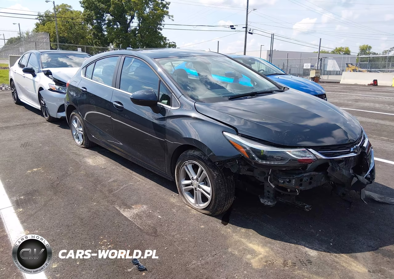 2018 Chevrolet Cruze Lt Auto – zdjęcie 1 z 17
