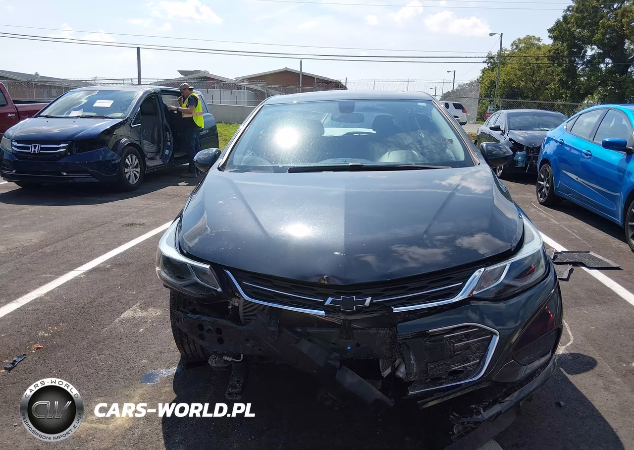 2018 Chevrolet Cruze Lt Auto VIN:3G1BE6SM1JS590662 - 6