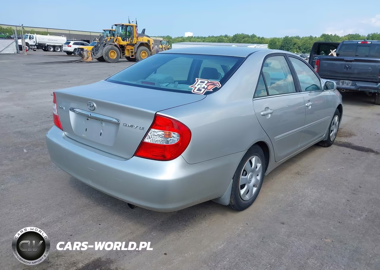 2004 Toyota Camry Le VIN:4T1BE32K44U820568 - 4
