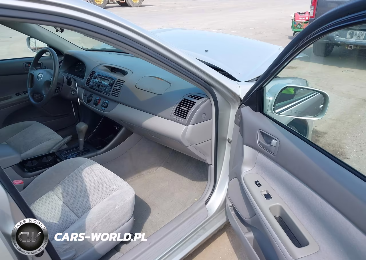 2004 Toyota Camry Le VIN:4T1BE32K44U820568 - 5