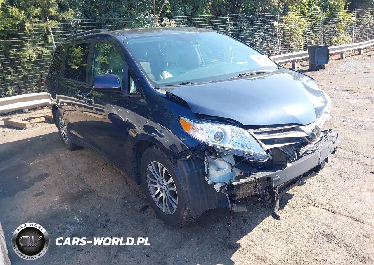 2018 Toyota Sienna Xle 8 Passenger