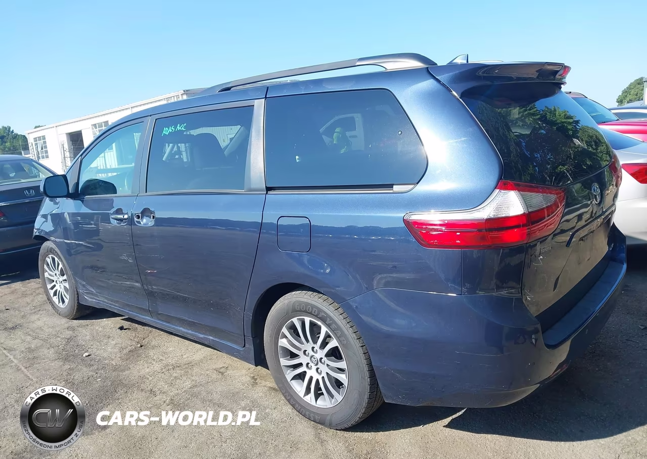 2018 Toyota Sienna Xle 8 Passenger VIN:5TDYZ3DC7JS962387 - 15