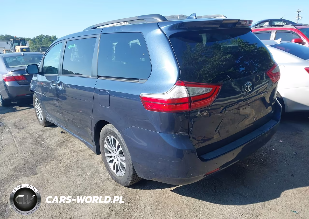 2018 Toyota Sienna Xle 8 Passenger VIN:5TDYZ3DC7JS962387 - 3