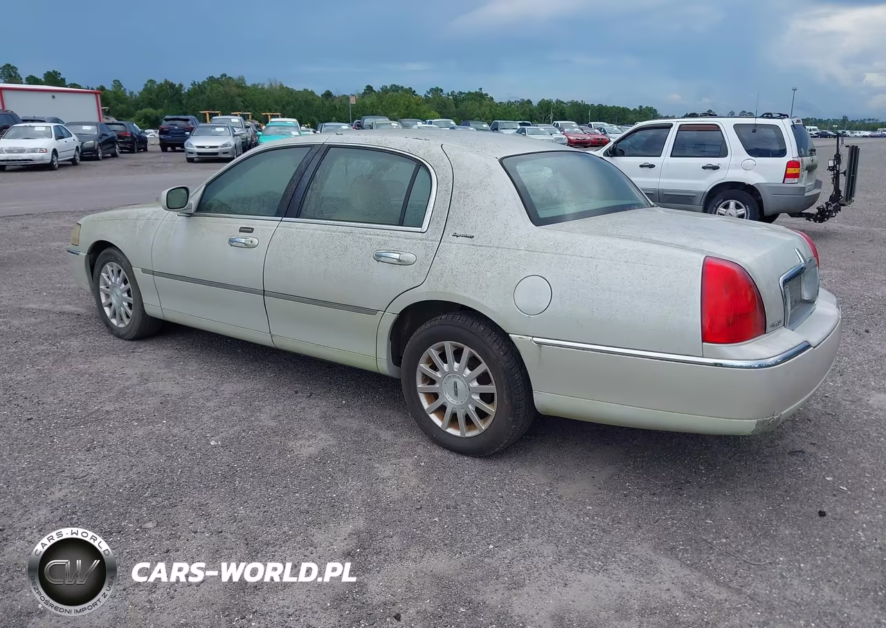 2006 Lincoln Town Car Signature VIN:1LNHM81W56Y601600 - 3