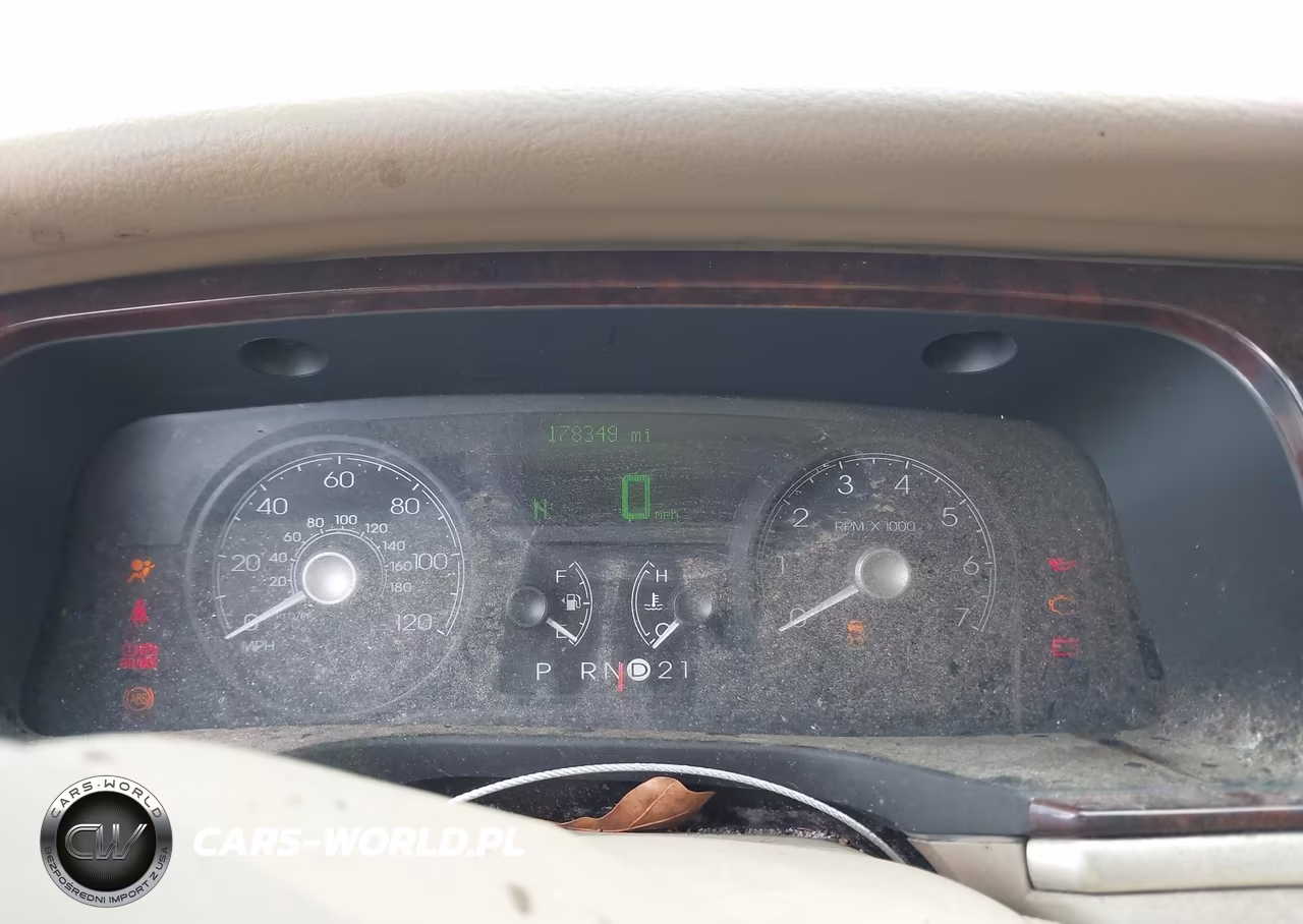 2006 Lincoln Town Car Signature VIN:1LNHM81W56Y601600 - 7