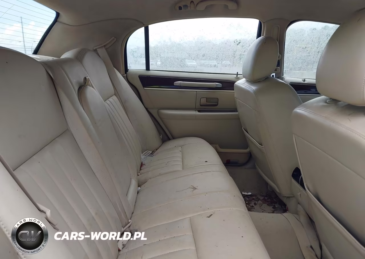 2006 Lincoln Town Car Signature VIN:1LNHM81W56Y601600 - 8