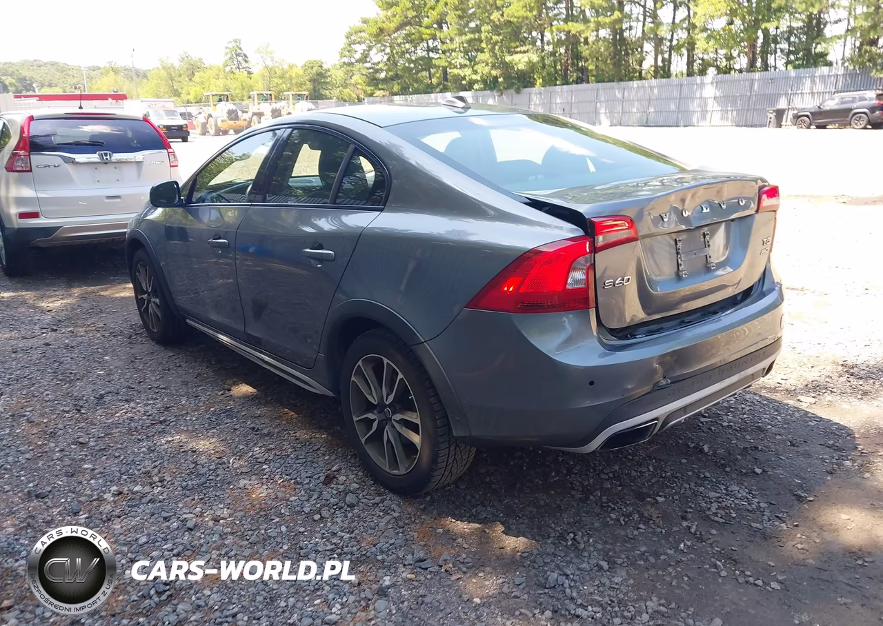2017 Volvo S60 Cross Country T5 VIN:YV440MUM4H2004765 - 3