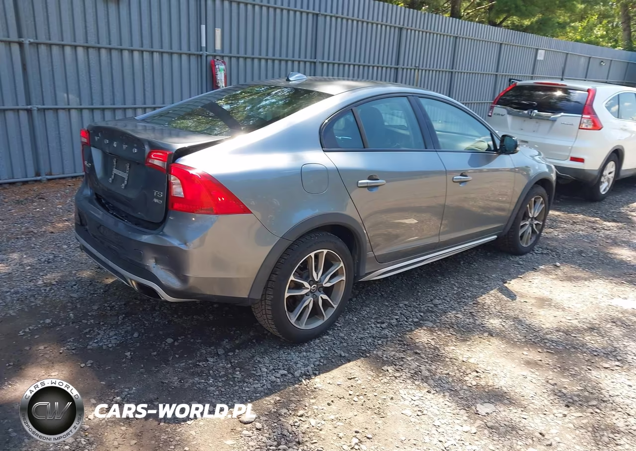 2017 Volvo S60 Cross Country T5 VIN:YV440MUM4H2004765 - 4