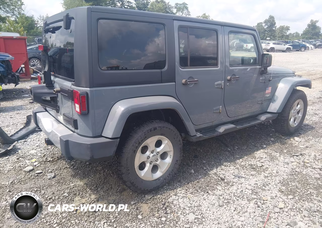 2015 Jeep Wrangler Unlimited Sahara VIN:1C4BJWEG9FL647048 - 4