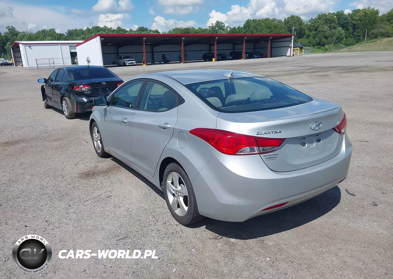 2013 Hyundai Elantra Gls VIN:5NPDH4AE3DH314004 - 3