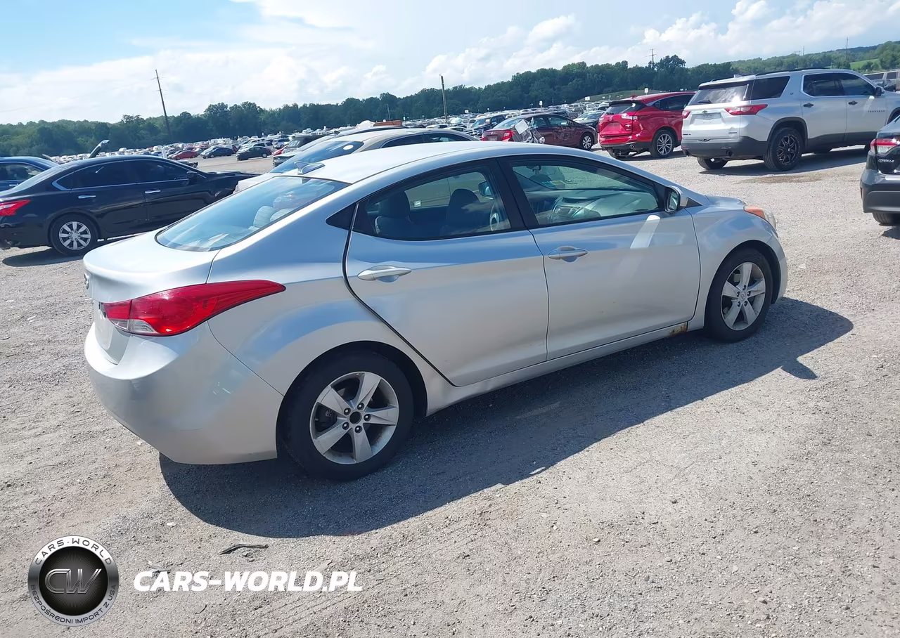 2013 Hyundai Elantra Gls VIN:5NPDH4AE3DH314004 - 4