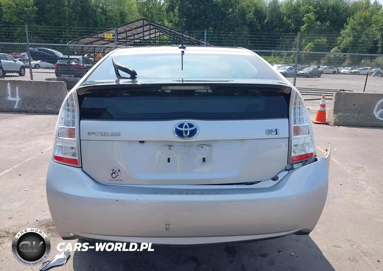 2011 Toyota Prius Four VIN:JTDKN3DUXB0274074 - 16