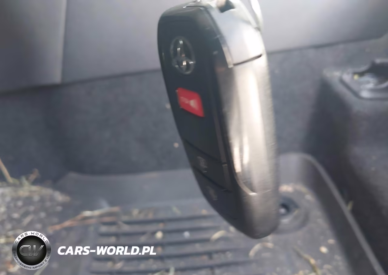 2026 Toyota Corolla Cross Le VIN:7MUCAAAG0TV194824 - 11