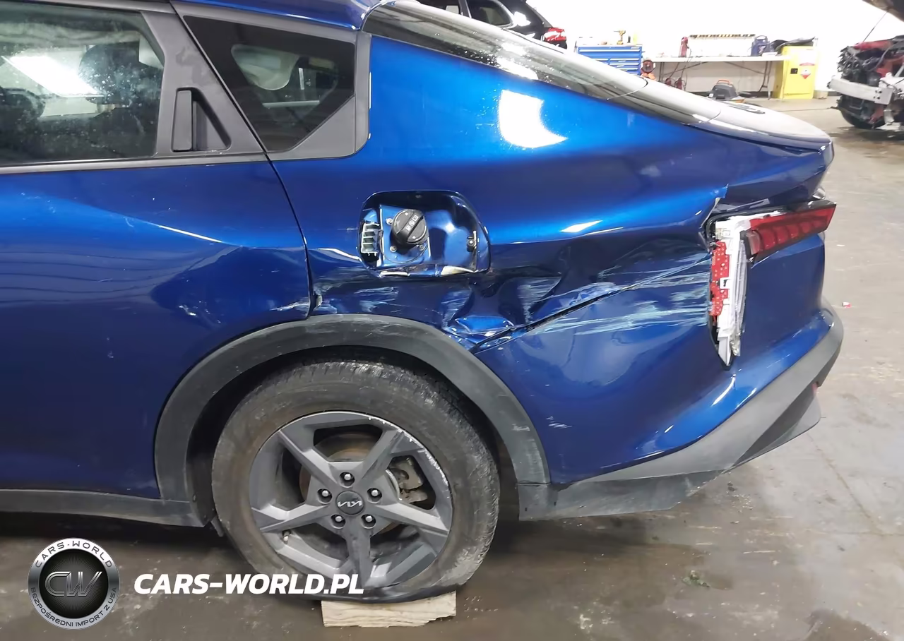 2025 Kia K4 Lxs VIN:3KPFT4DE8SE010848 - 17