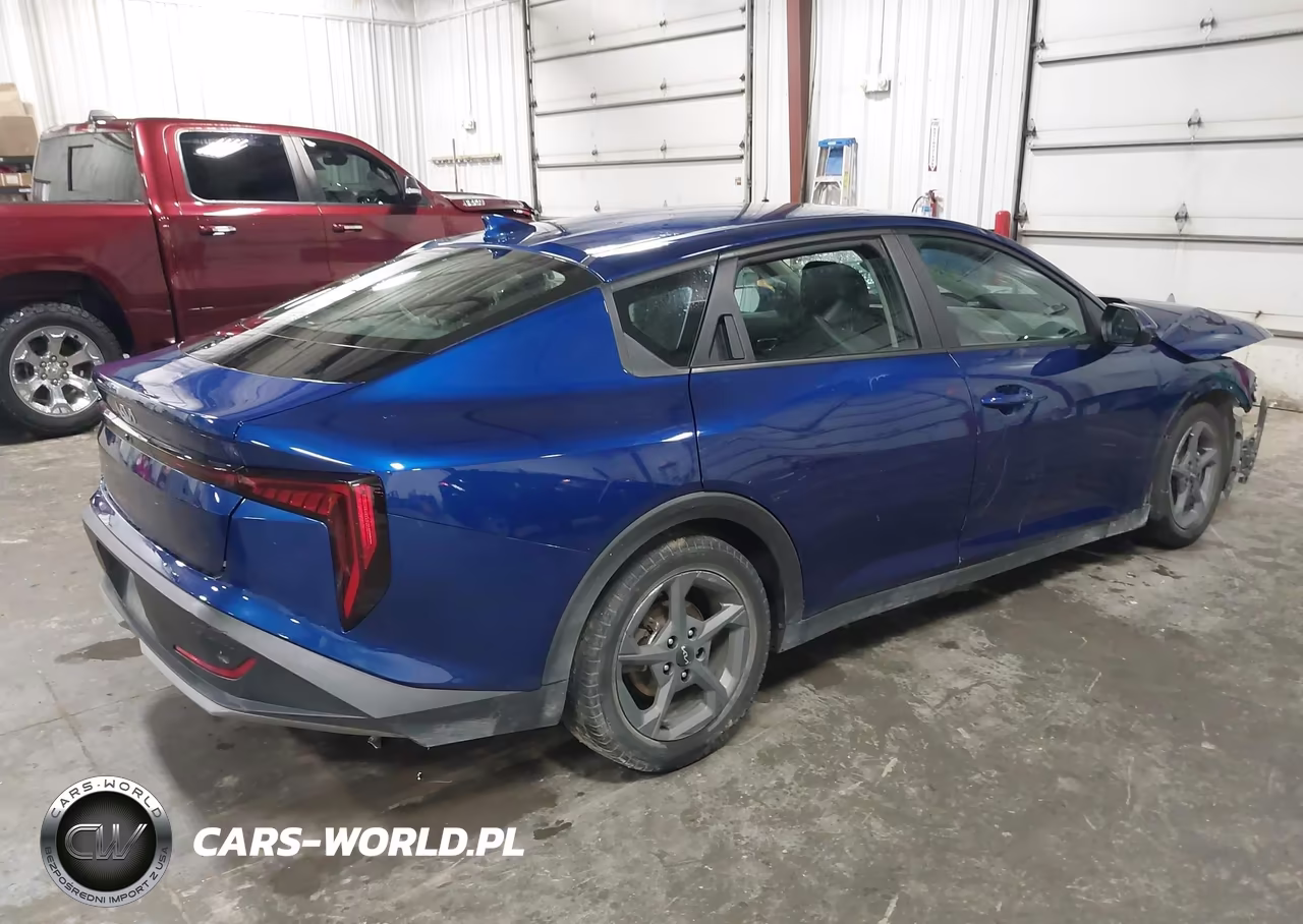2025 Kia K4 Lxs VIN:3KPFT4DE8SE010848 - 4