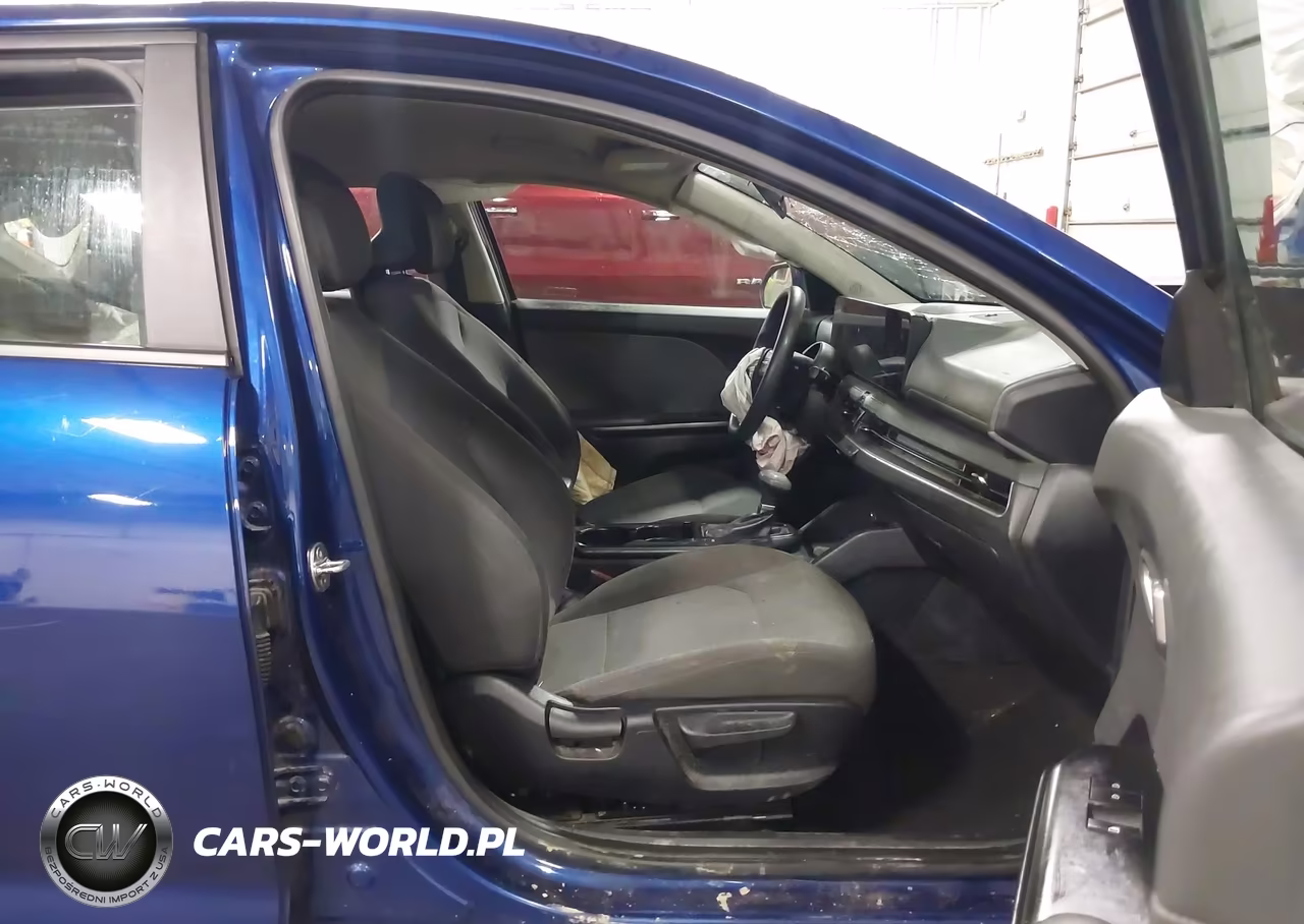 2025 Kia K4 Lxs VIN:3KPFT4DE8SE010848 - 5
