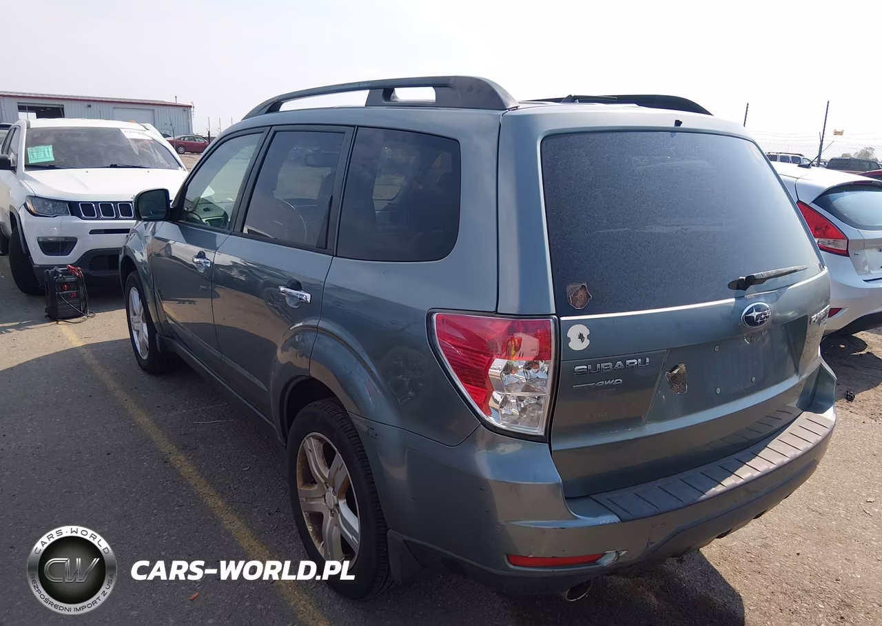 2010 Subaru Forester 2.5X Premium VIN:JF2SH6CC8AH735677 - 3