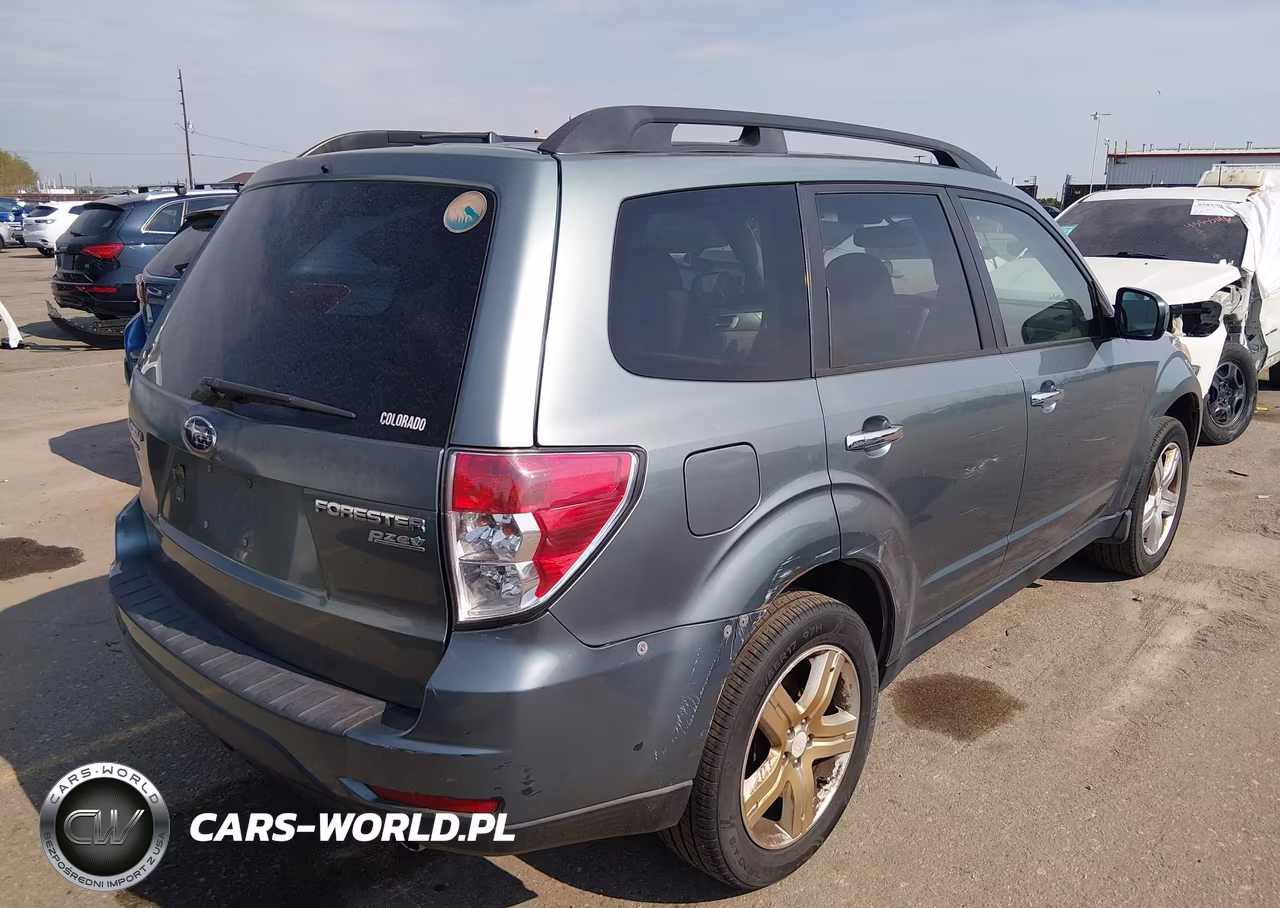 2010 Subaru Forester 2.5X Premium VIN:JF2SH6CC8AH735677 - 4