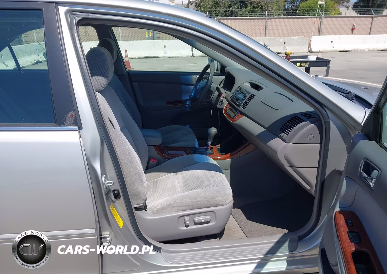 2004 Toyota Camry Xle VIN:4T1BE30K14U848587 - 5