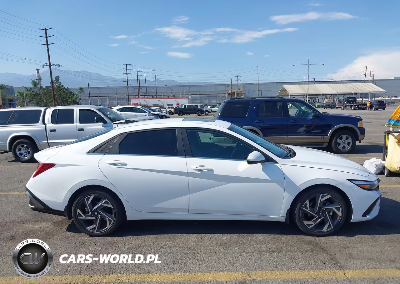 2025 Hyundai Elantra Sel Convenience VIN:KMHLS4DG4SU948107 - 13