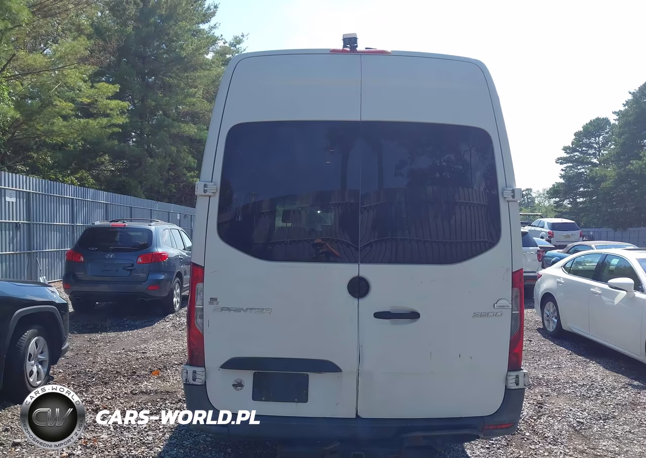 2019 Mercedes-Benz Sprinter 2500 High Roof V6 VIN:WD4PF1CD2KP078863 - 16